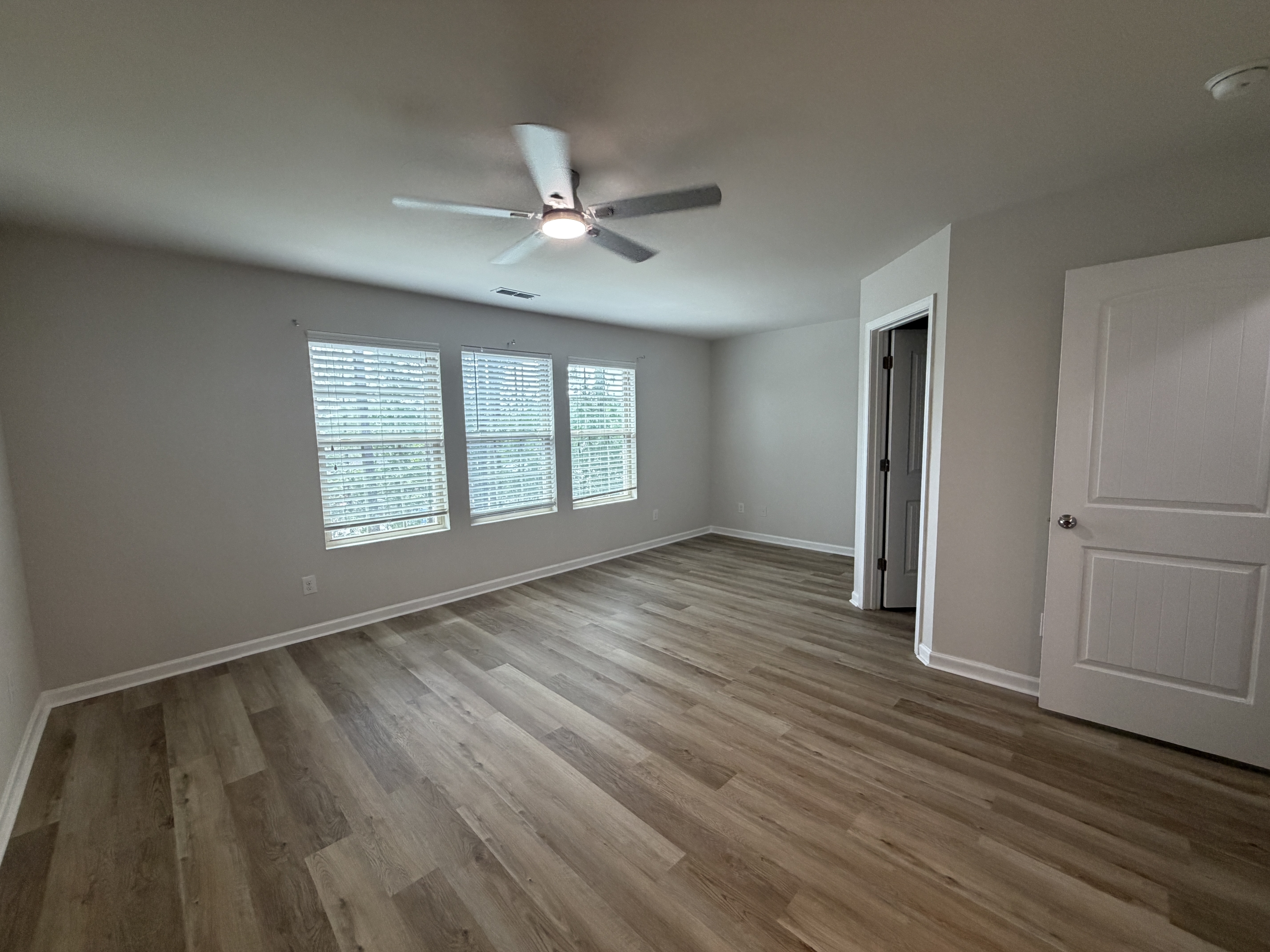 1037 Grand Ridge Dr photo 10