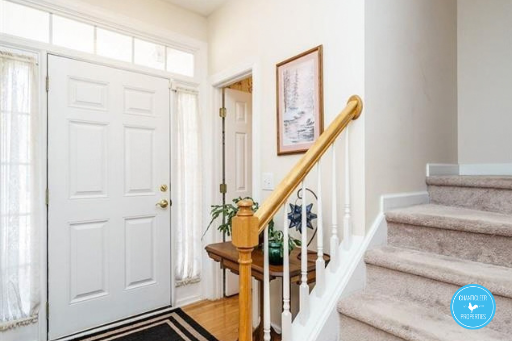 2040 White Pond Court photo 1