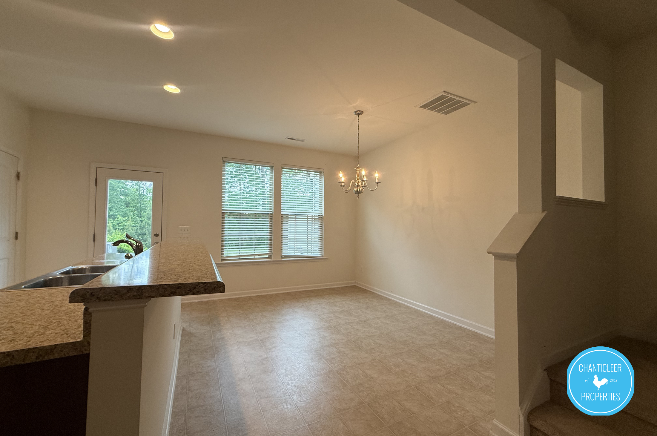 49 E Grove Point Dr photo 8
