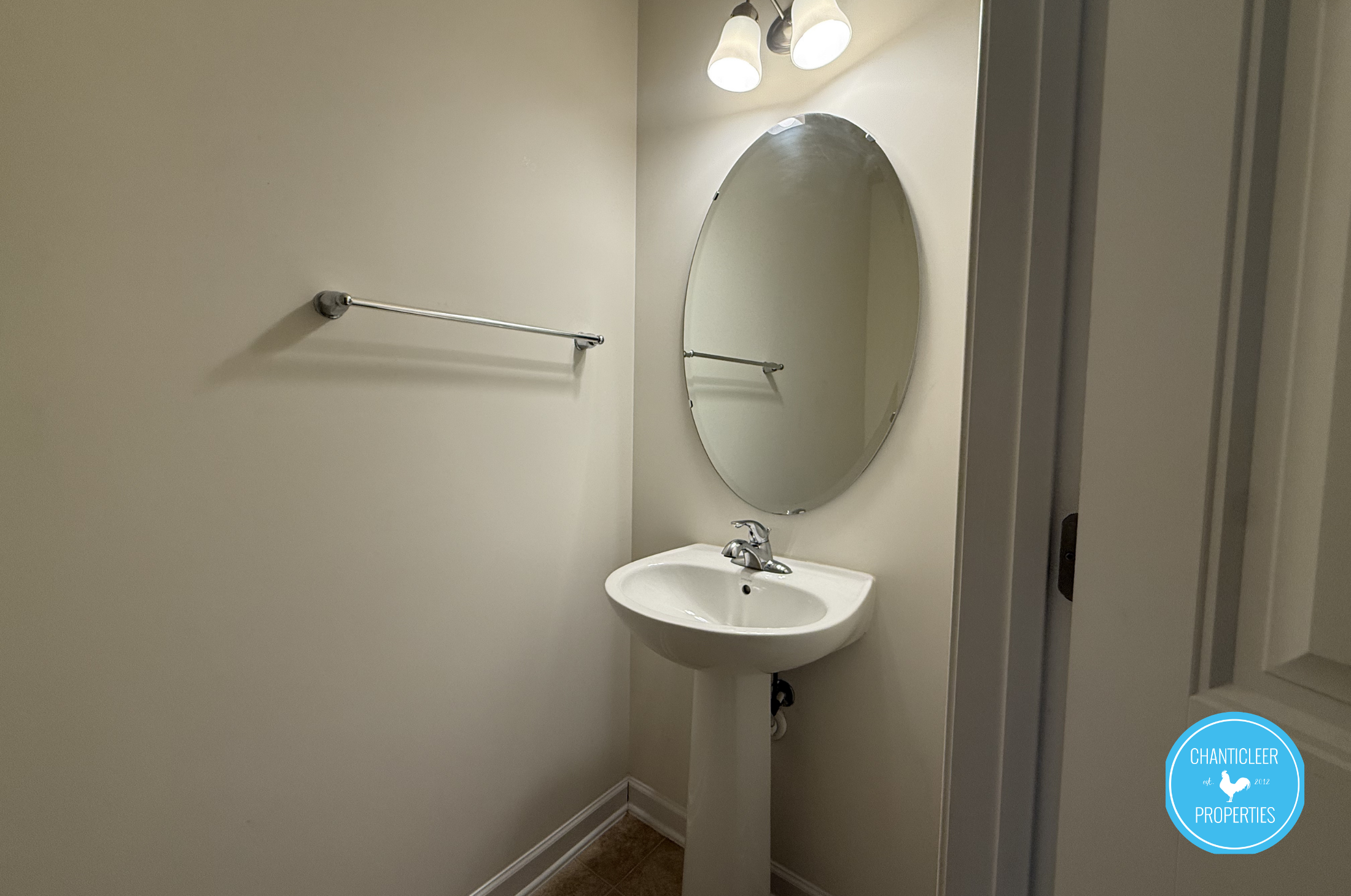 49 E Grove Point Dr photo 12