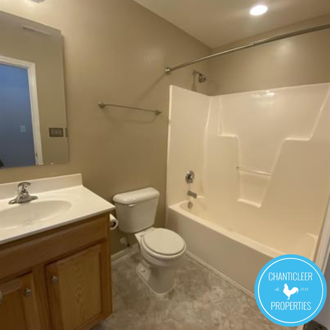 124 Gatwick Court photo 17