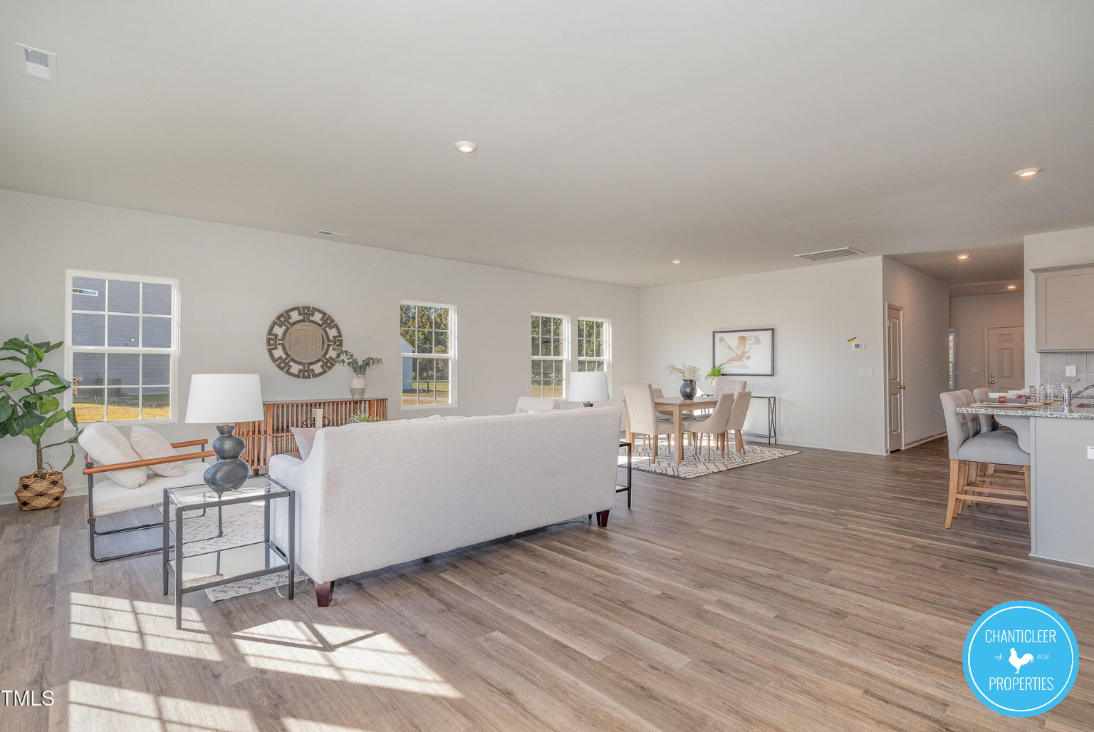 6748 Hardwick Lane photo 2