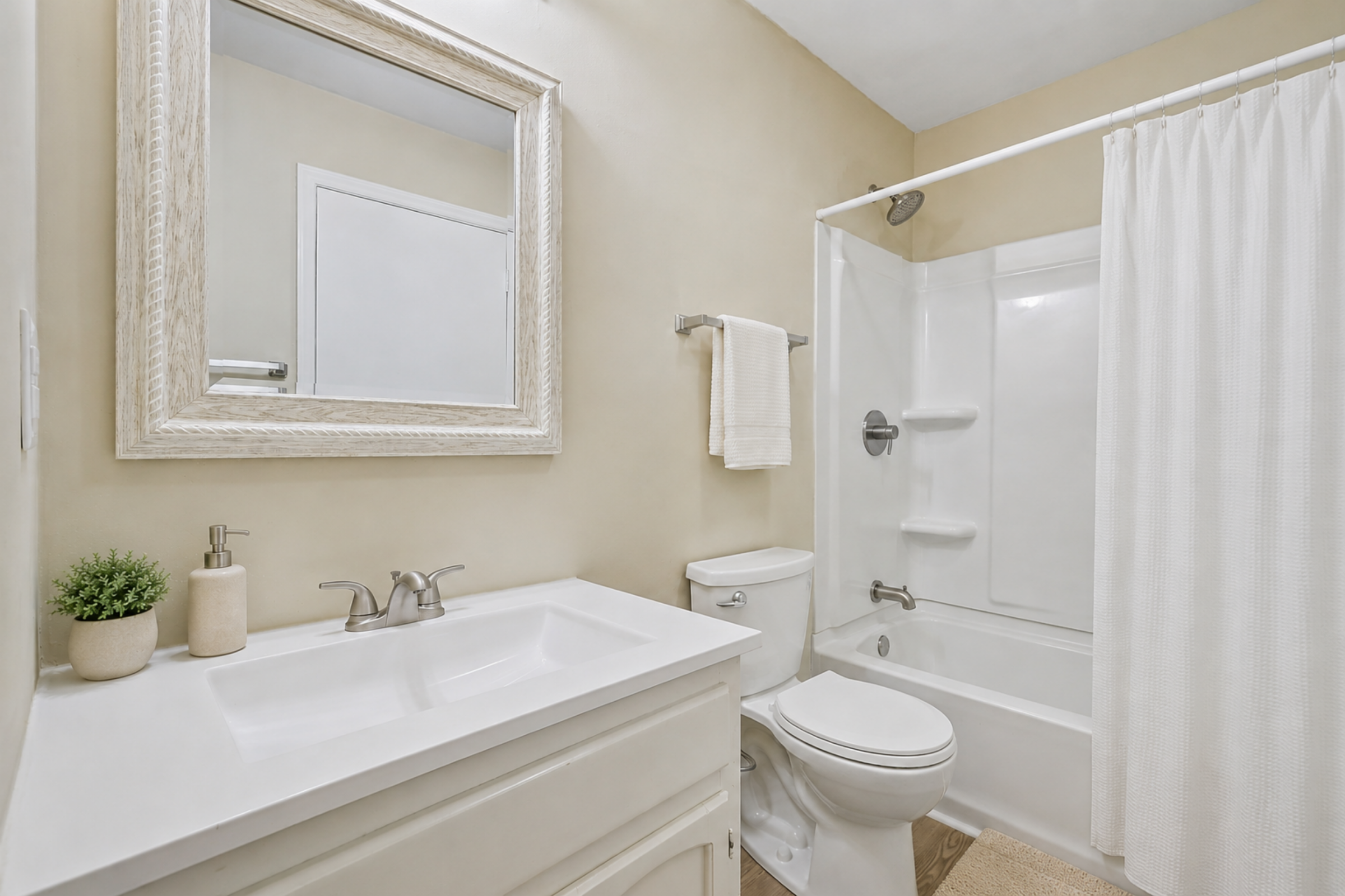 508 East Harden Street — Unit B photo 14